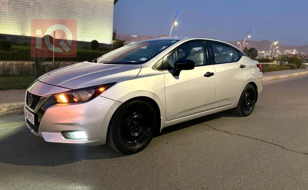 نیسان ڤێرسا